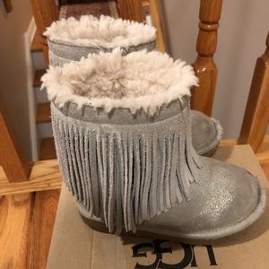 Fringe Uggs (silver)